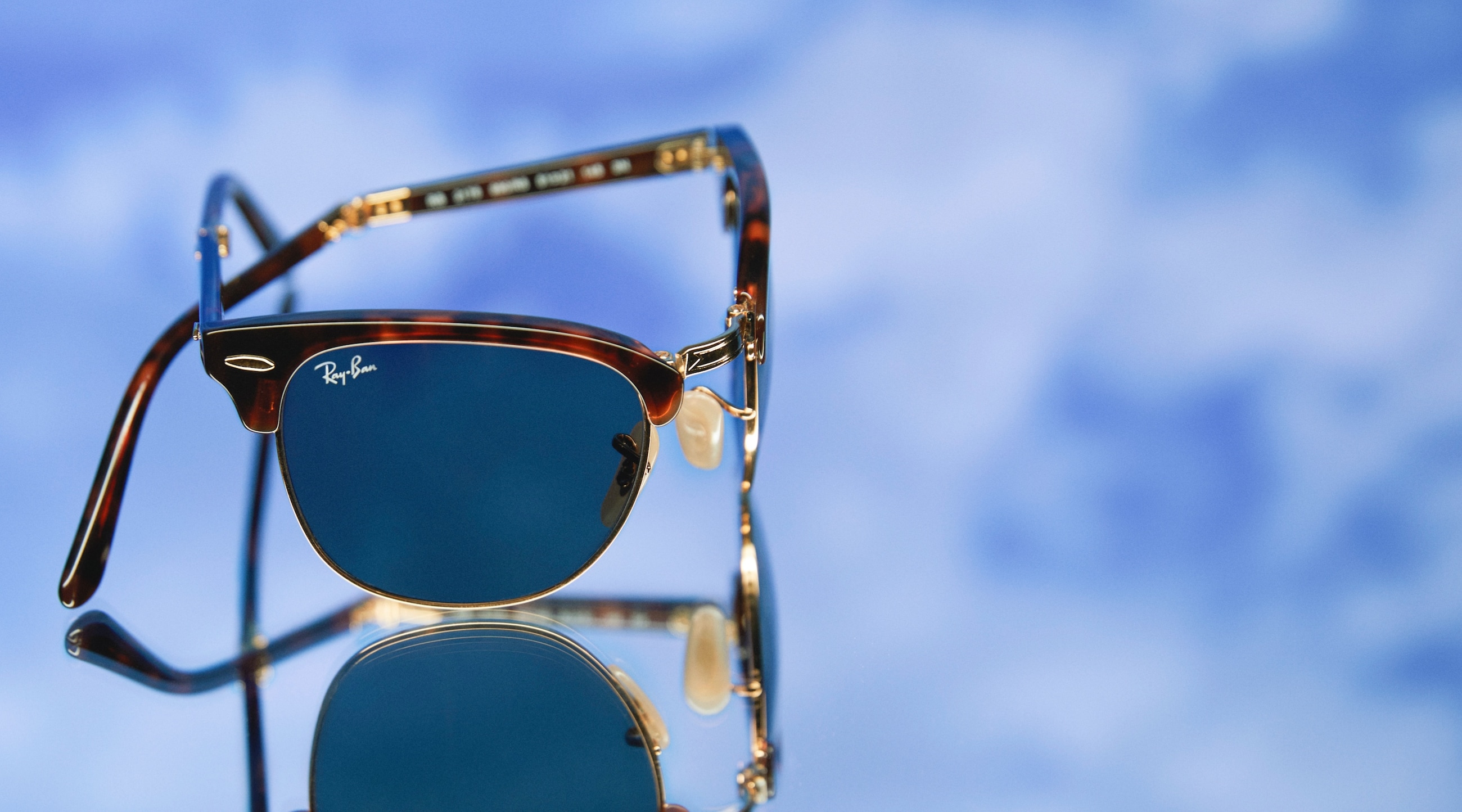 ray ban clubmaster folding blue