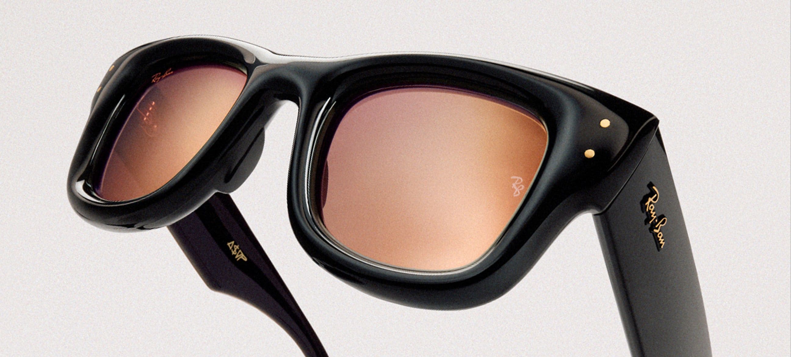 WAYFARER PUFFER サングラス ブラック と ダークブラウンミラーローズ