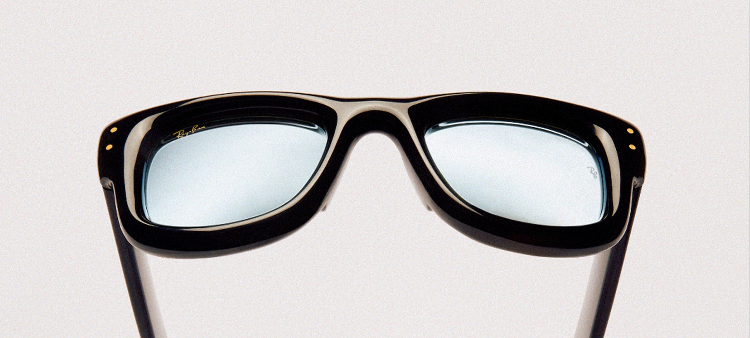 WAYFARER PUFFER サングラス ブラック と グリーンミラーシルバー
