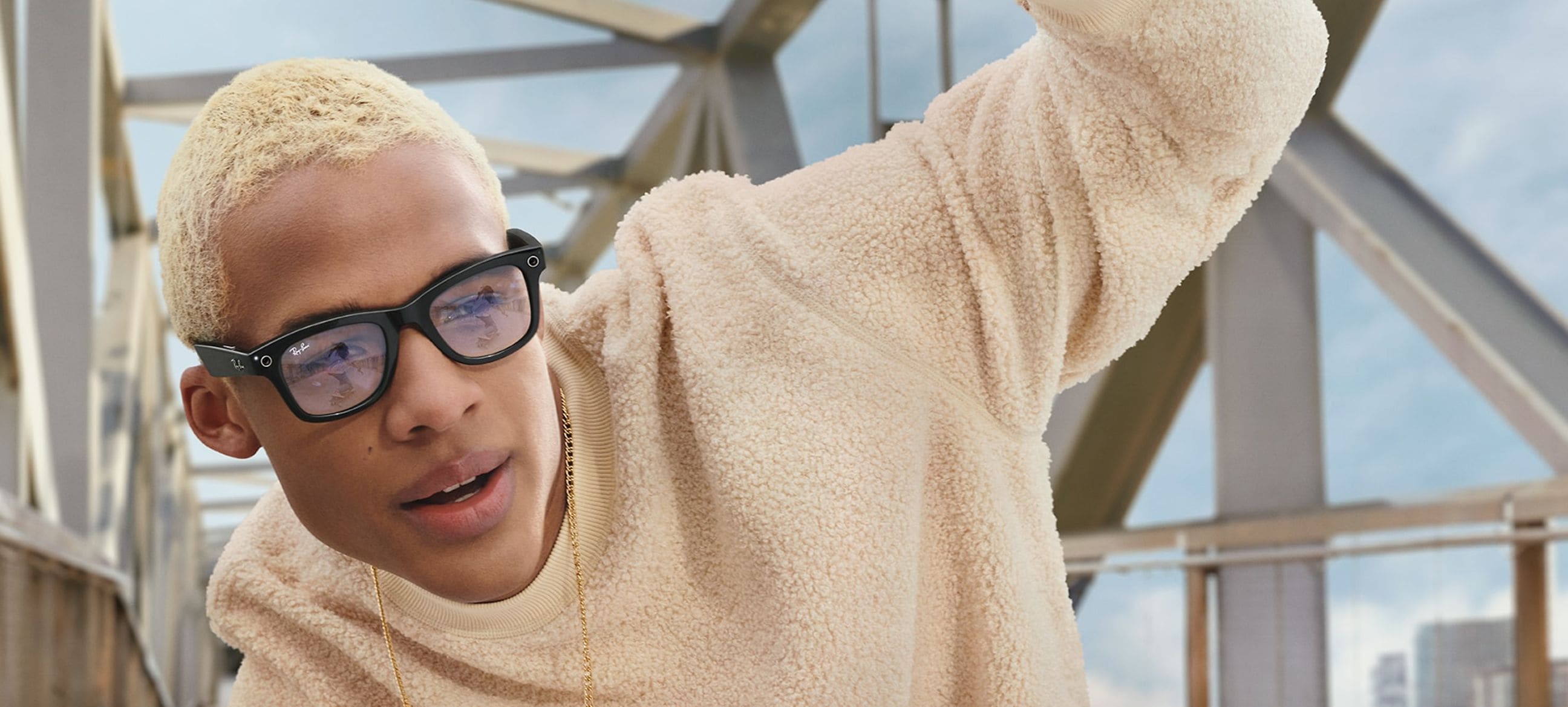 Ray-ban Stories | Wayfarer Sunglasses in Olive and Clear/Green G-15 | Ray- Ban®